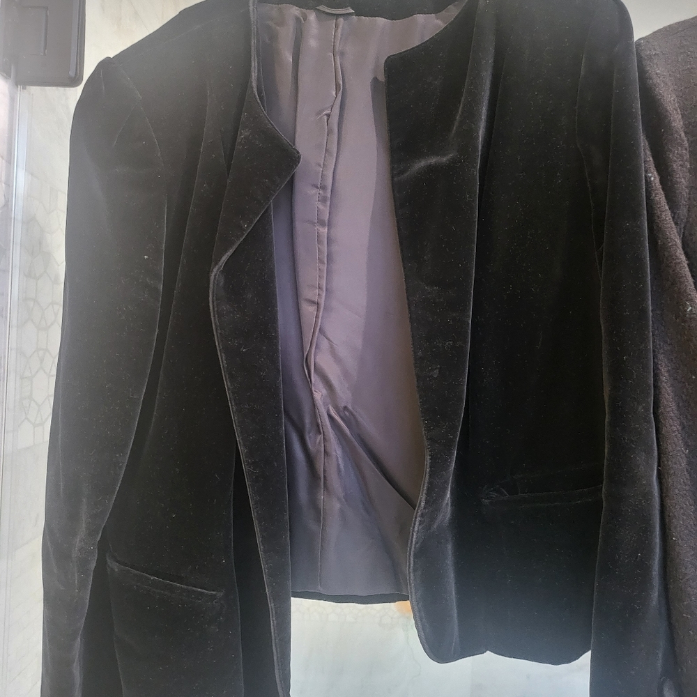 3 Jackets - Picture 5 of 10